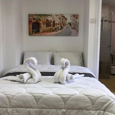 Hotel Room Service Bat Yam Exterior photo
