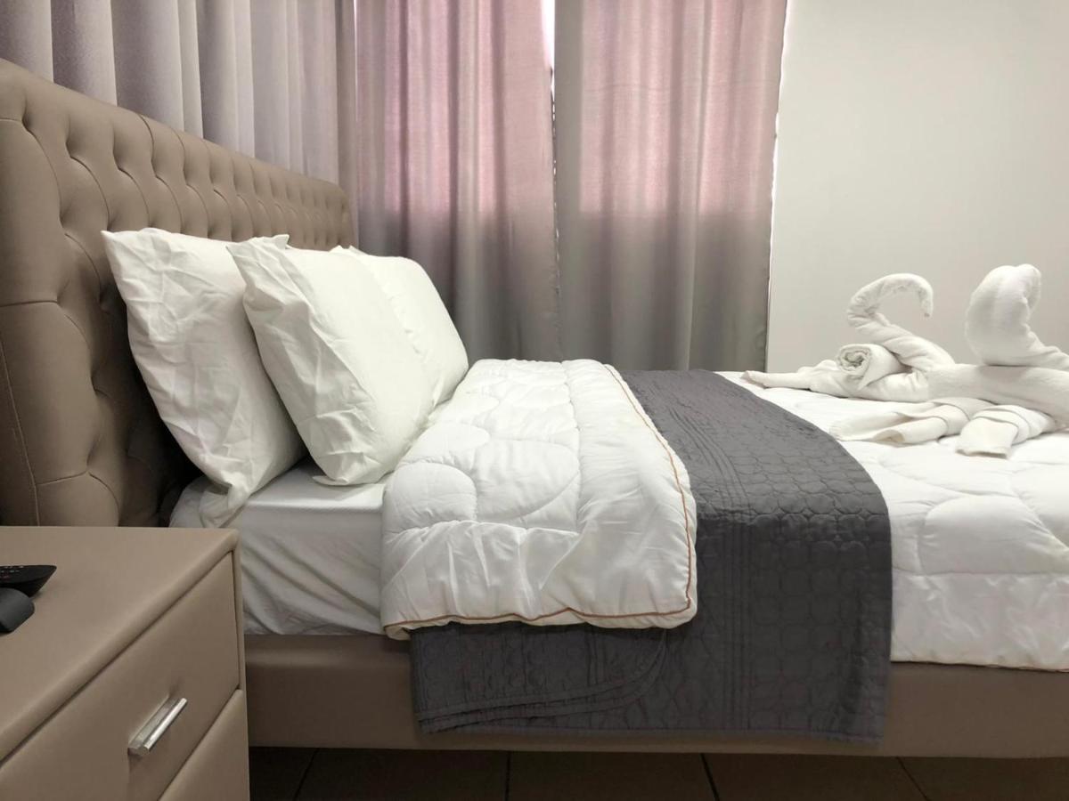 Hotel Room Service Bat Yam Exterior photo