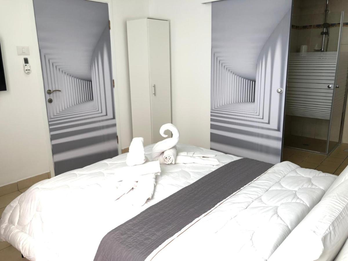Hotel Room Service Bat Yam Exterior photo