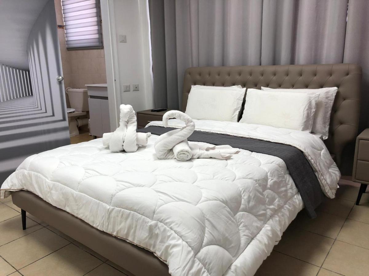 Hotel Room Service Bat Yam Exterior photo