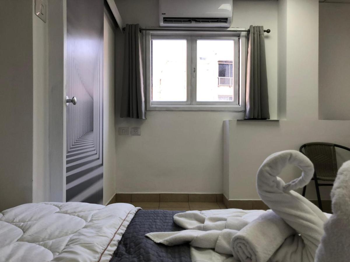 Hotel Room Service Bat Yam Exterior photo