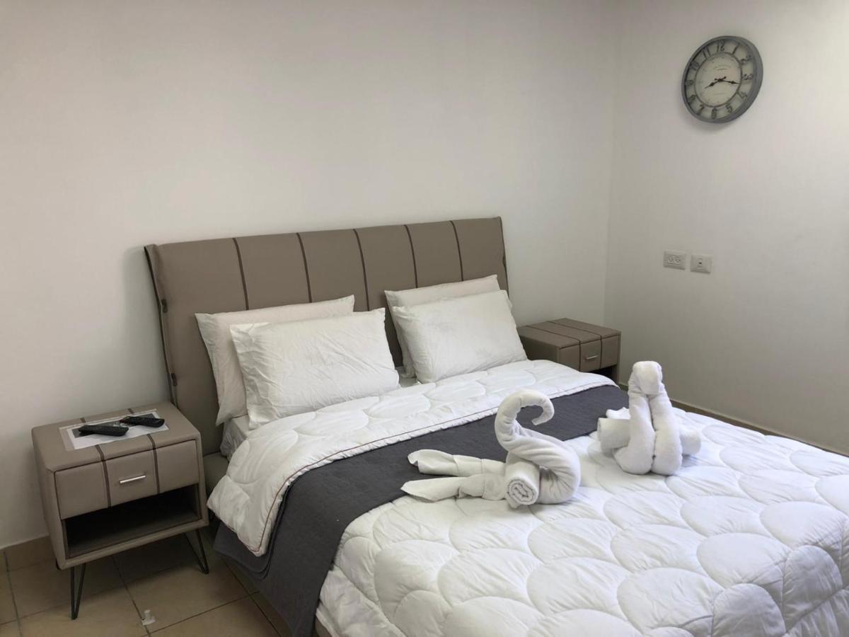 Hotel Room Service Bat Yam Exterior photo