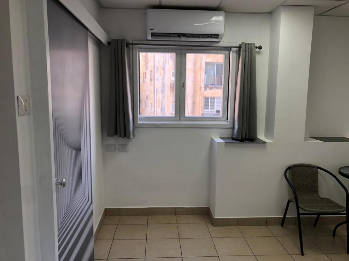 Hotel Room Service Bat Yam Exterior photo