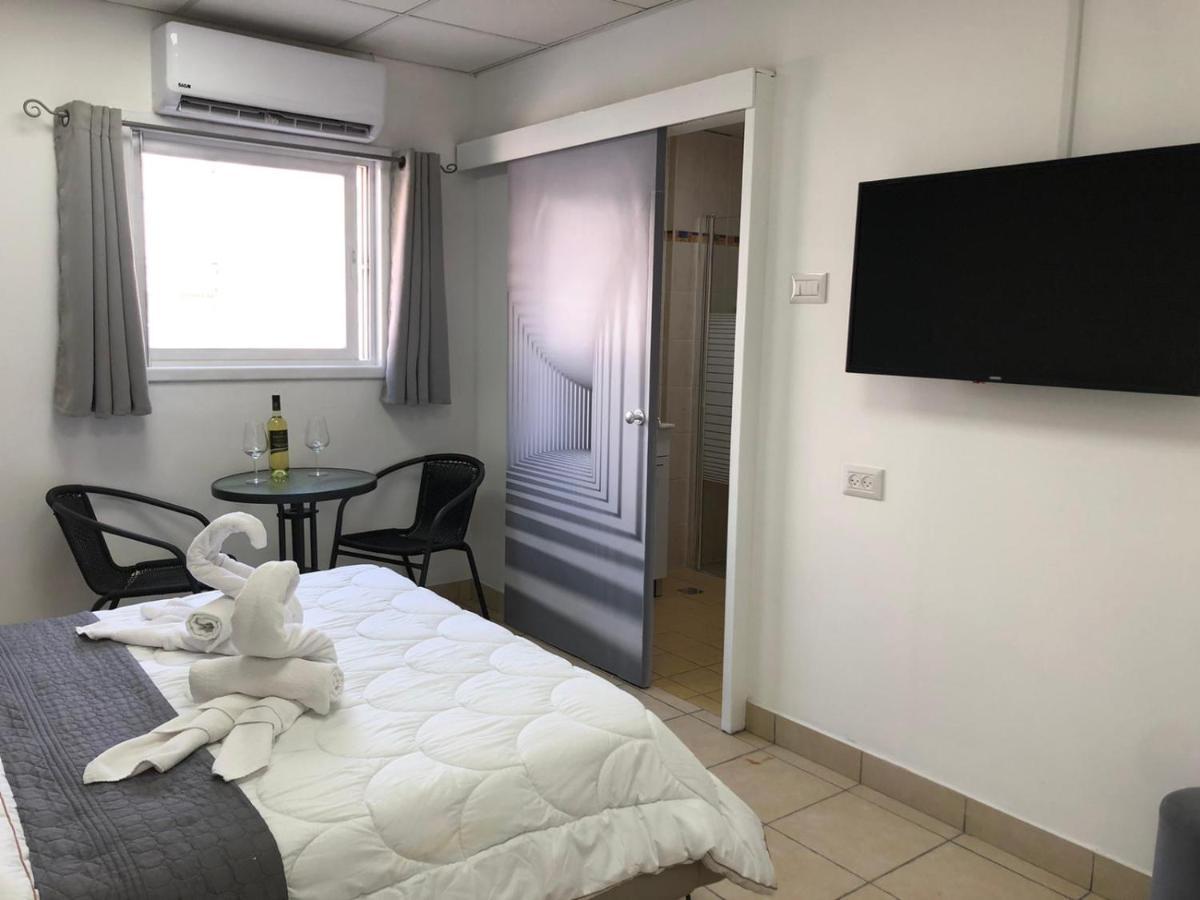 Hotel Room Service Bat Yam Exterior photo