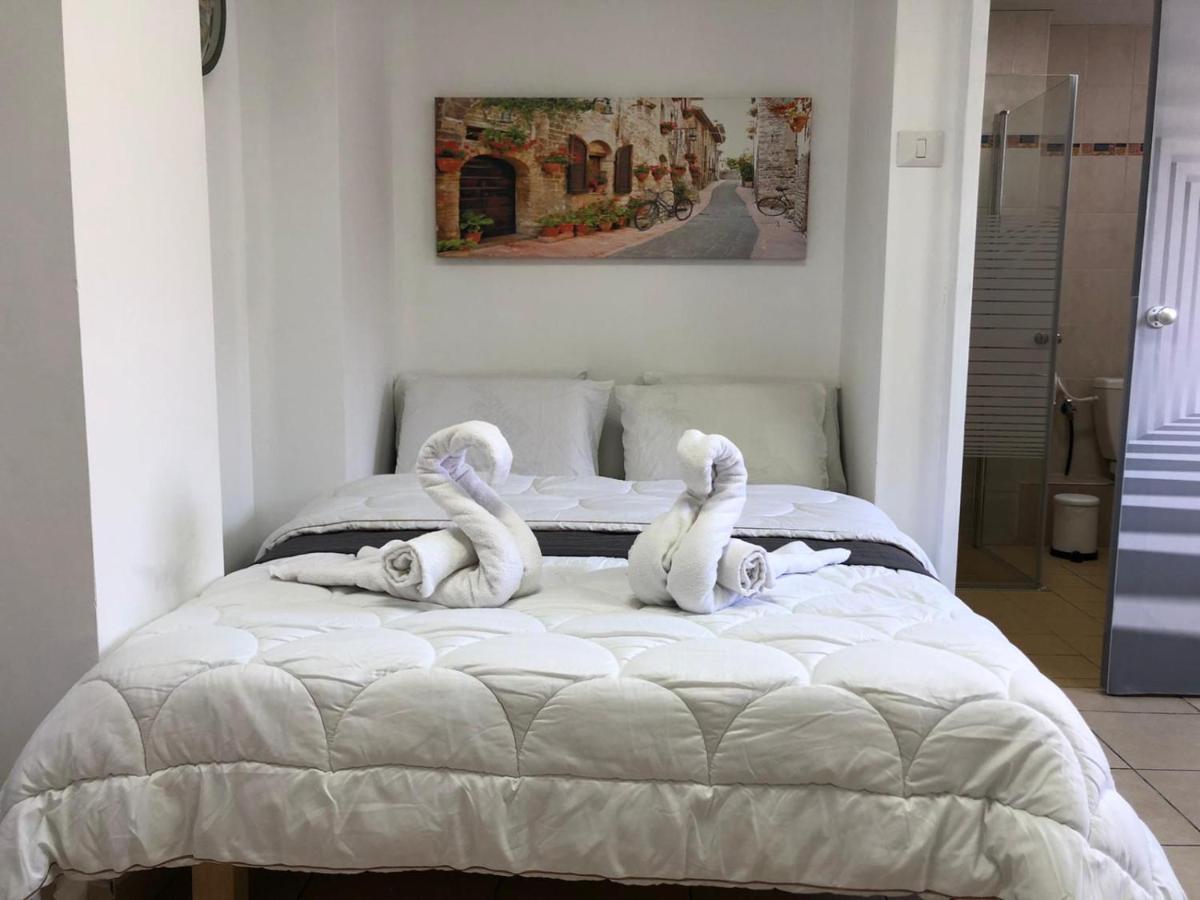 Hotel Room Service Bat Yam Exterior photo