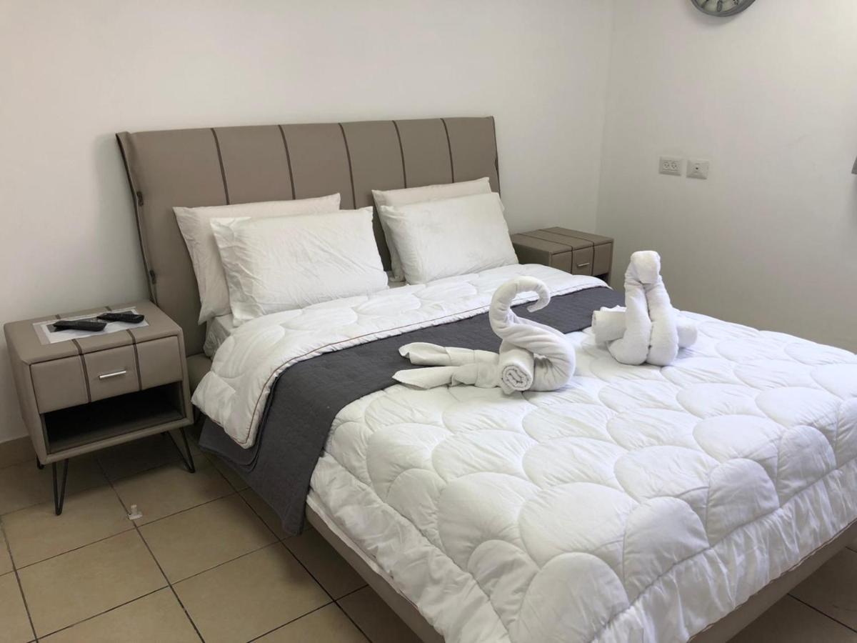 Hotel Room Service Bat Yam Exterior photo